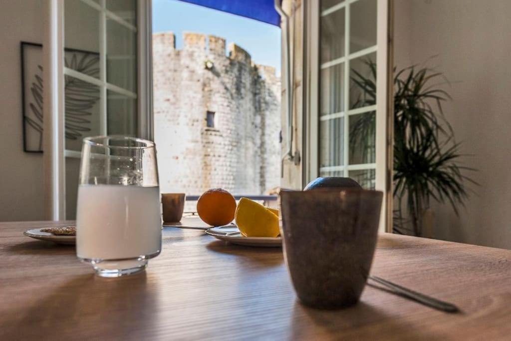 Lesehan Appartement Aigues Mortes Vue Remparts Exterior photo